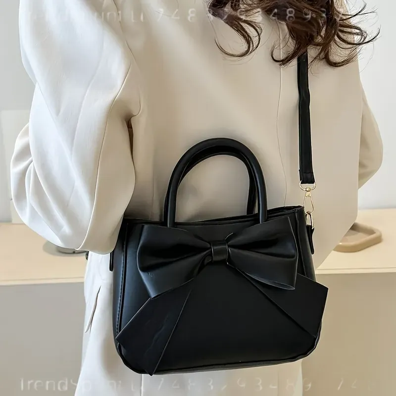 Elegante Borsa a Mano Nera con - Women Bags Golden recensione e prezzo